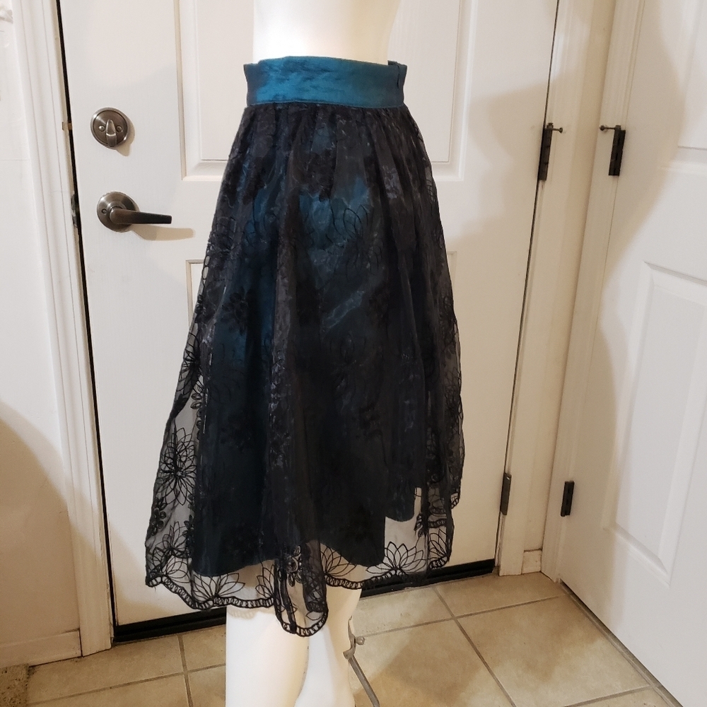 Voodoo Vixen Black Lace Skirt with Teal Band - Picture 4 of 10